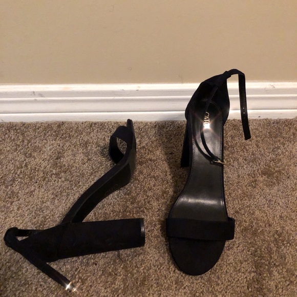 Black heels 👠 - Picture 3 of 3